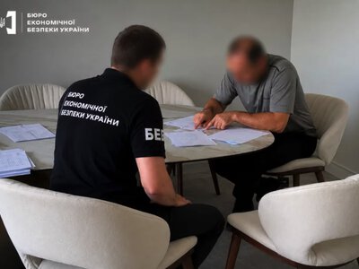 Продавав сою дешевше майже на третину: буковинського посадовця втретє судитимуть за розтрату