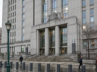 У США почали відбір присяжних у справі Huawei про операції з Іраном