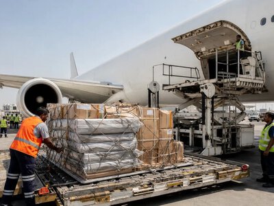 Дубай відправив до Непалу 74 тонни допомоги після повеней