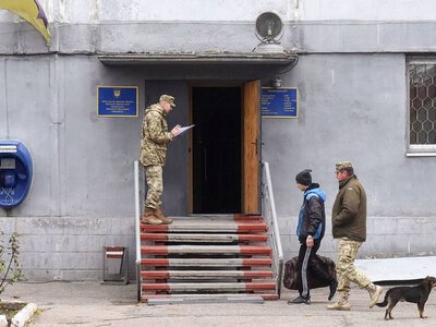Повістку можуть вручити навіть з відстрочкою: коли доведеться йти до ТЦК