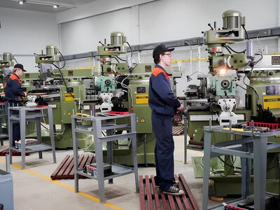 Студентам професійних коледжів платитимуть за роботу під час практики