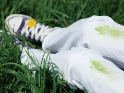 Чому гаряча вода псує одяг: які забруднення виводять тільки холодною 