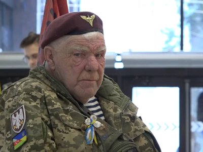  Херсонський волонтер Дядя Гриша передав українським військовим дрони та обладнання 