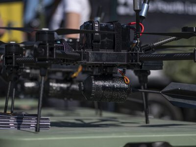 В Україні вперше масштабно протестували FPV-дрони із ШІ-донаведенням по рухомих цілях