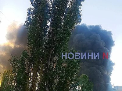 КАБи, «Бандеролі» та «шахеди» атакували Миколаїв: основний удар припав на порт, - монітори