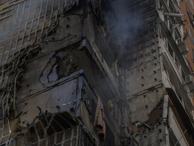 У Києві через удар по багатоповерхівці постраждали четверо людей