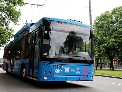 Після обстрілів та перебоїв з електрикою у Миколаєві на маршрути вийшли 30 трамваїв та 56 тролейбусів