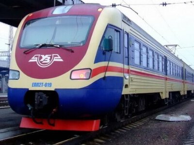 Між Дніпром та Запоріжжям скасували приміські поїзди: частину рейсів замінять автобусами