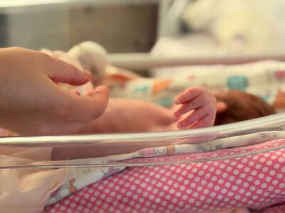 У Львові виходили передчасно народжене немовля вагою 1,2 кг