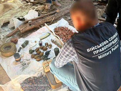 На Полтавщині знайшли один зі схронів зі зброєю та боєприпасами