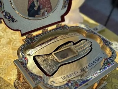  РПЦ почала возити по фронту мощі Дмитра Донського 