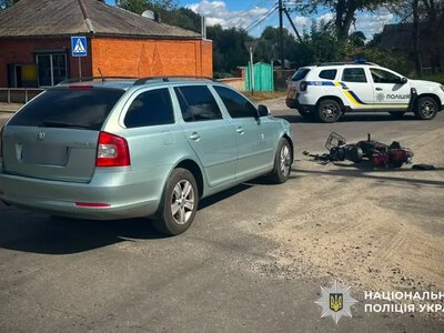 У Зінькові зіткнулися Skoda та електроскутер: 72-річний водій у лікарні