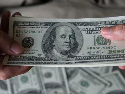 «ПриватБанк» оновив курси валют на 9 вересня: скільки коштують долар та євро 
