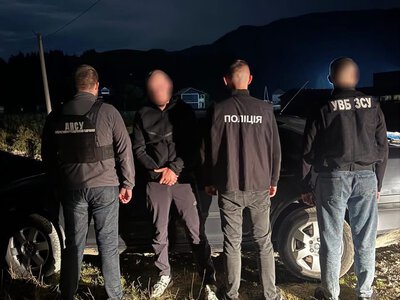 30 тисяч гривень за перевезення до кордону: на Львівщині затримали 23-річного франківця