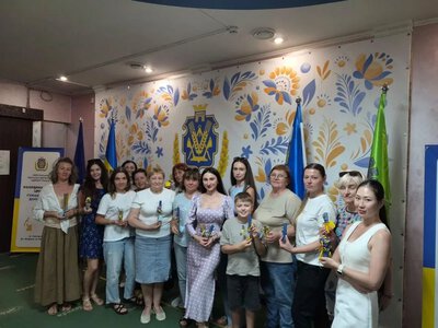 18 переселенців з Херсонщини отримали «Картку Херсонщини» в Ужгороді