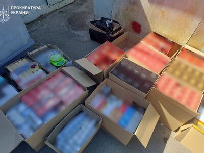 У Запоріжжі троє людей продавали контрафактні цигарки: товару вилучили на понад 2,5 млн грн
