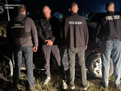 Віз на «відпочинок у прикордонній зоні»: переправнику з Прикарпаття повідомили про підозру