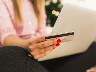  В Україні оновлюють правила користування банківськими картками: що зміниться для клієнтів 