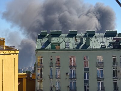 Після атаки БпЛА у Києві горіли склади: 12 людей постраждали
