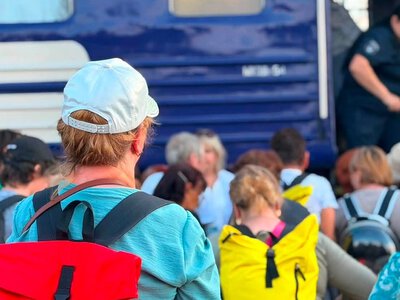 Потяг Миколаїв - Львів запізнюється на пів доби