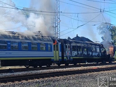 Окупанти поцілили безпілотником у пасажирський потяг на Харківщині, є поранені — МВА