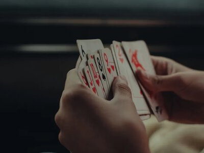 Все про покер: від базових правил Холдему до математики та психології гри 