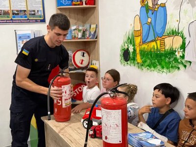 У Дубні четвертокласників навчали правил пожежної та мінної безпеки