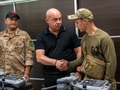 Тернопіль передав п’ять квадрокоптерів DJI Matrice 4T для бійців «Сили Свободи»