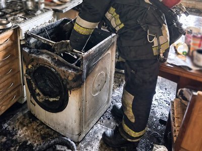 На Сихові горіла квартира через увімкнену пральну машину: загинули коти