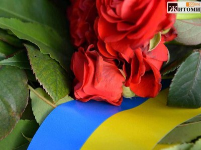 Повернувся на щиті через рік і чотири місяці: Житомир прощається із захисником Юрієм Костенком