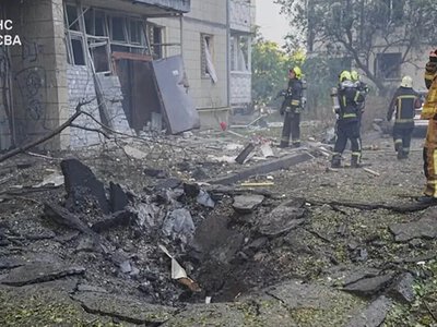 Російський дрон влучив у багатоповерхівку в Києві: загинула жінка (Оновлено)