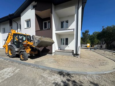 На Бучанщині відновлюють зруйнований війною багатоквартирний будинок: нове житло отримають 10 родин