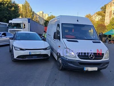«Кіа» та «Мерседес» зіткнулися у Миколаєві