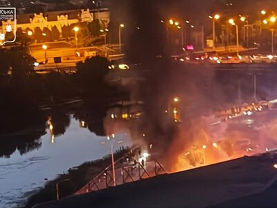 Ударним БпЛА ворог поцілив по території торгово-розважального центру в Сумах 