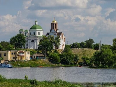 У Росі на Київщині помітили темні плями та запах: екоінспекція перевіряє можливий скид стоків