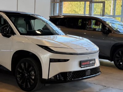 У Києві показали на чверть дешевший електрокросовер Toyota bZ3X у преміум-комплектації