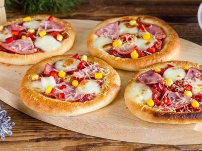 Міні-піца з кукурудзою: простий рецепт швидкої домашньої закуски