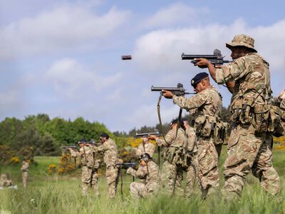 Ексвійськові елітних підрозділів США, Австралії та Великої Британії, ймовірно, тренують росіян для війни проти України — Telegraph