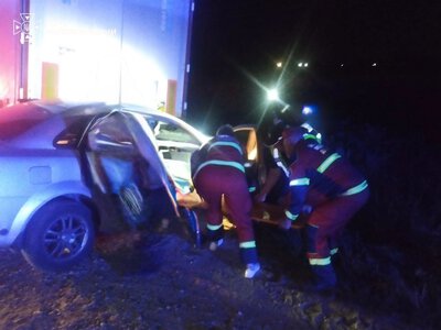 Рятувальники деблокували водійку з понівеченого внаслідок ДТП легковика