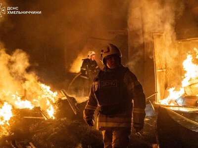 У Хмельницькому під час ліквідації наслідків атаки РФ постраждали рятувальники