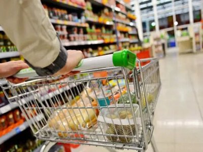 Удари рф по складах спричинили перебої з продуктами в Києві і інших містах України - The Guardian