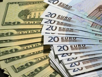 Долар подорожчав: який курс у банках та обмінниках Києва 10 вересня