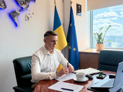 Звинуватила у візитах до «музи» за бюджетні кошти. Голову адміністрації судноплавства відсторонили на час перевірки заяв депутатки Скороход
