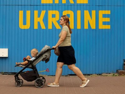 Демографічна прірва України - троє помирають, один народжується
