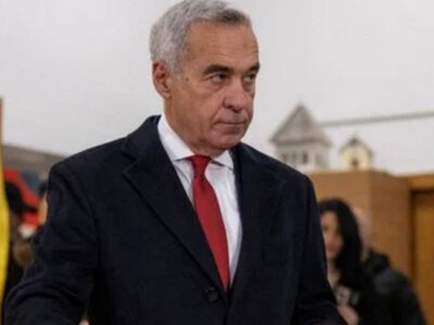 Джорджеску звинуватив президента Румунії у спробі втягнути країну у війну