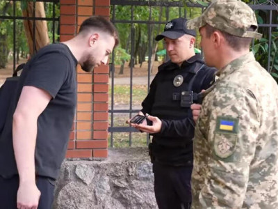 Досить сидіти в тилу: українці вимагають мобілізувати частину правоохоронців