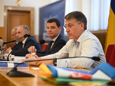682 млн грн на потреби війни, житло для ветеранів і гаряче харчування для 145 тисяч дітей: про що звітують на Закарпатті