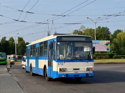 Кондукторку тролейбуса вдарили під час конфлікту у Рівному: поліція розслідує інцидент