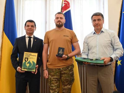 Під час засідання Облради нагородили військових та краян які примножують здобутки Закарпаття
