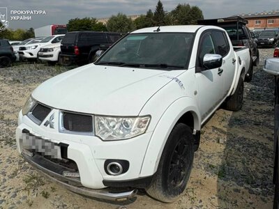 Їхали до війська, а потрапили на OLX: мешканця Львівщини судитимуть за продаж гуманітарних авто